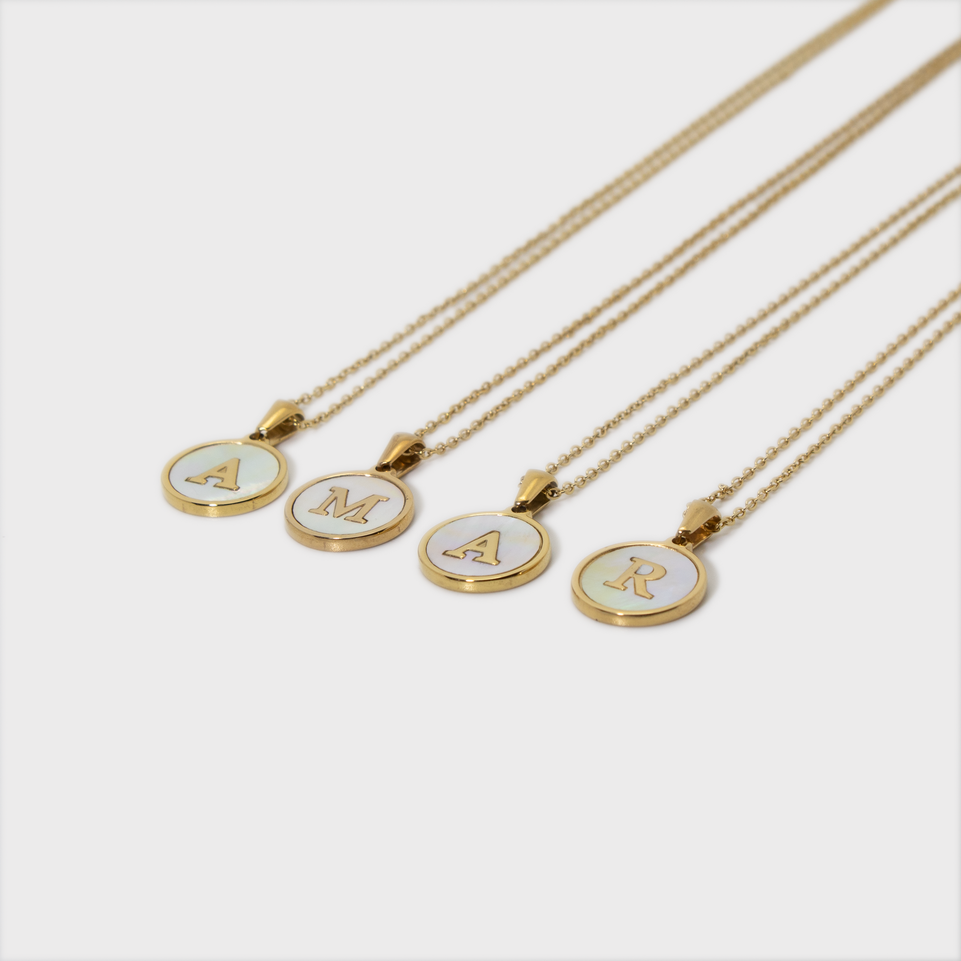 Collar Circle Inicial + Nácar